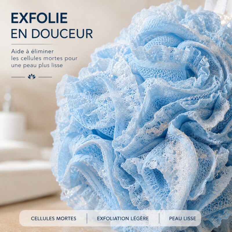 Gros plan sur les volants de dentelle de la fleur de douche bleue, mailles savonneuses
