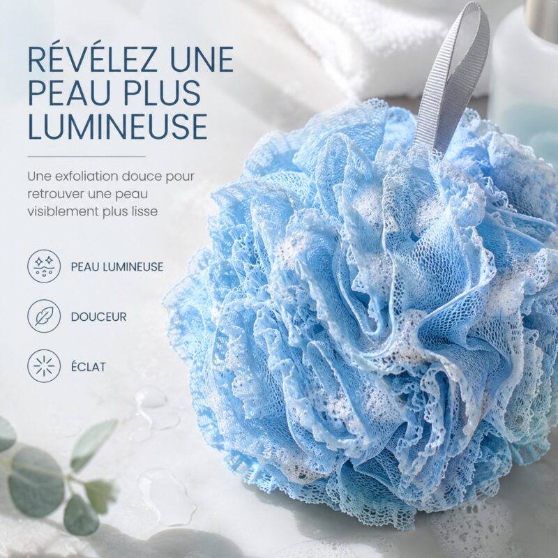 Fleur de douche bleue et son ruban de suspension, posée sur un plan clair