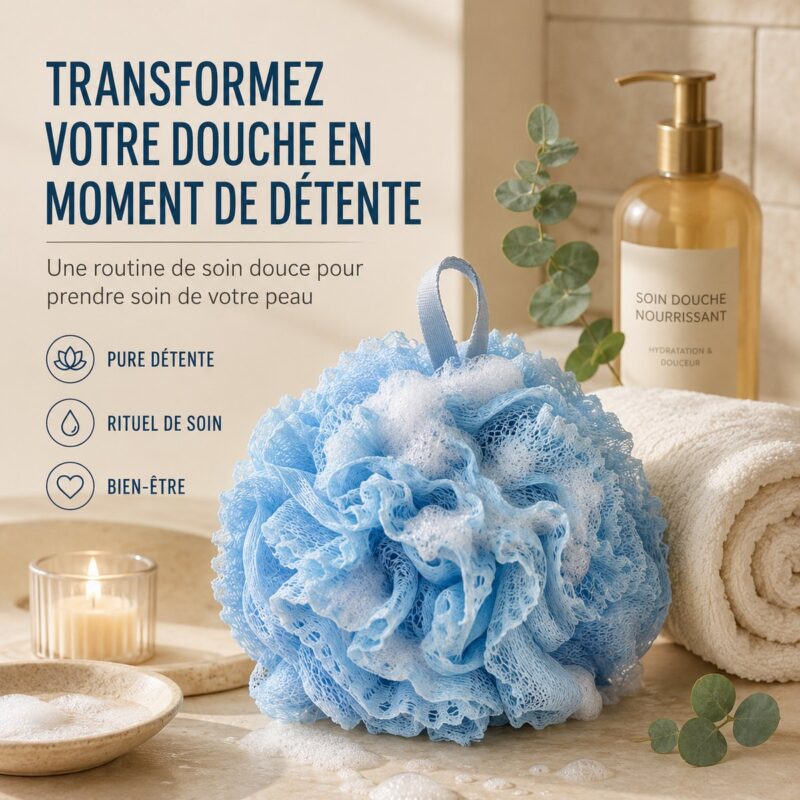 Fleur de douche bleue dans une salle de bain, entre une bougie, une serviette et un flacon de gel douche