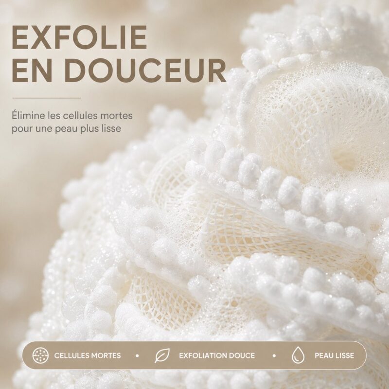 Gros plan sur la bordure à pompons de la fleur de douche bubble et sur sa maille moussante